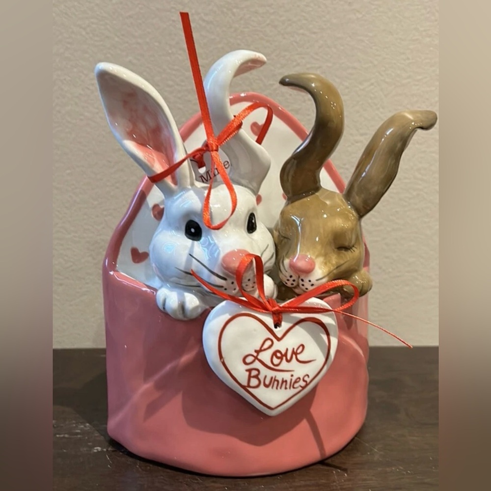 Blue Sky Clayworks Love Bunnies Couple Heart  Valentines Figurine New